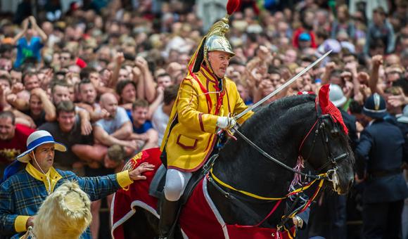 Saint-George slaying the dragon during the Doudou festival (c) WBT-Gregory Mathelot 