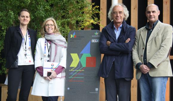 An Goossen, Directrice du Pavillon, Laurence Heyblom, Directrice commerciale, Patrick Genard, Architecte, Stefano Reina (Besix) 