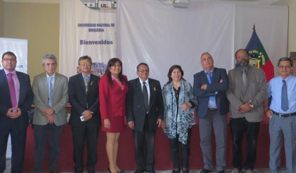 Vice Président de la Région, Vice Recteur de l'Université et professeurs principaux, spécialistes de l'Université Las Palmas de Gran Canaria, 